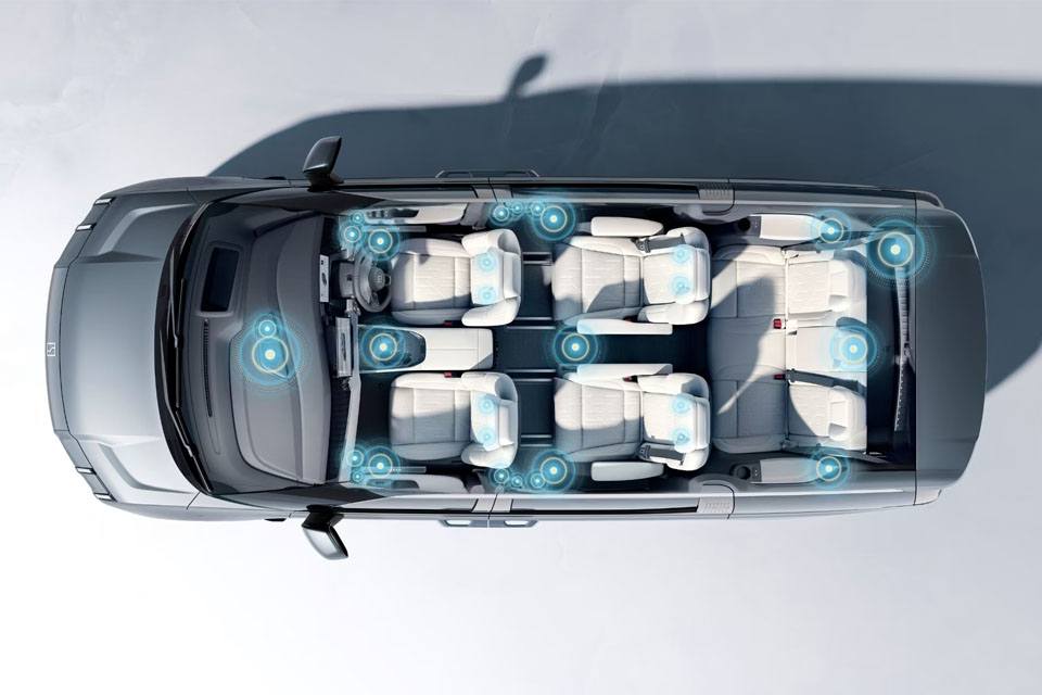 Top down view of a Zeekr 009 with a visualisation of the speakers