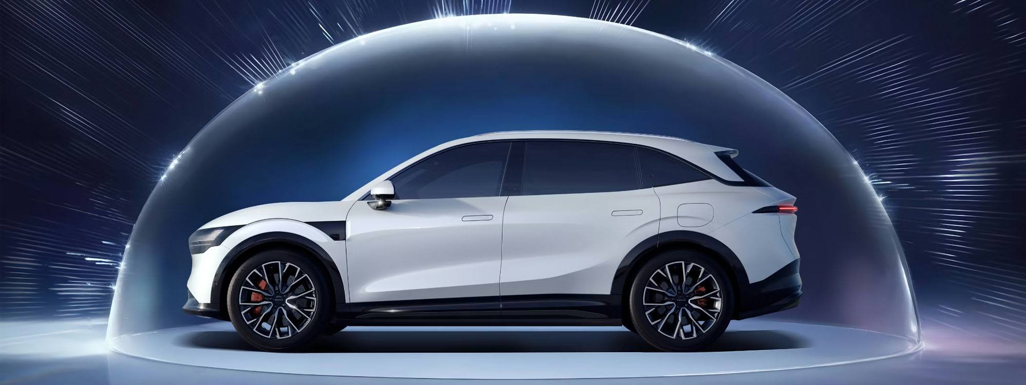 Side profile of a Zeekr SUV with a visualisation of it's safety bubble