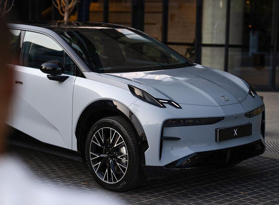 Front design of a Zeekr X Crossover SUV