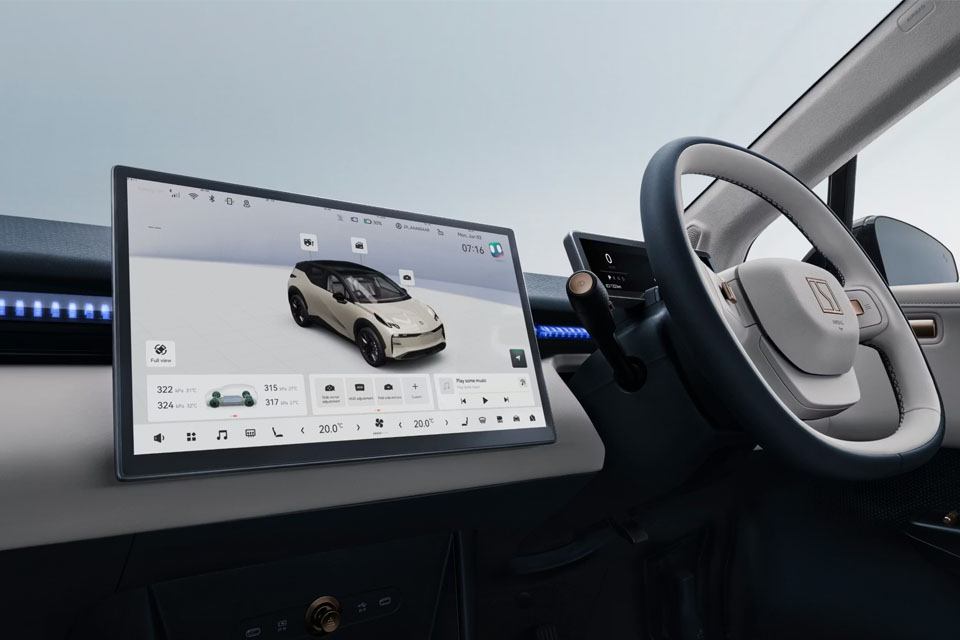 Close up angle shot of a display screen in a Zeekr X suv